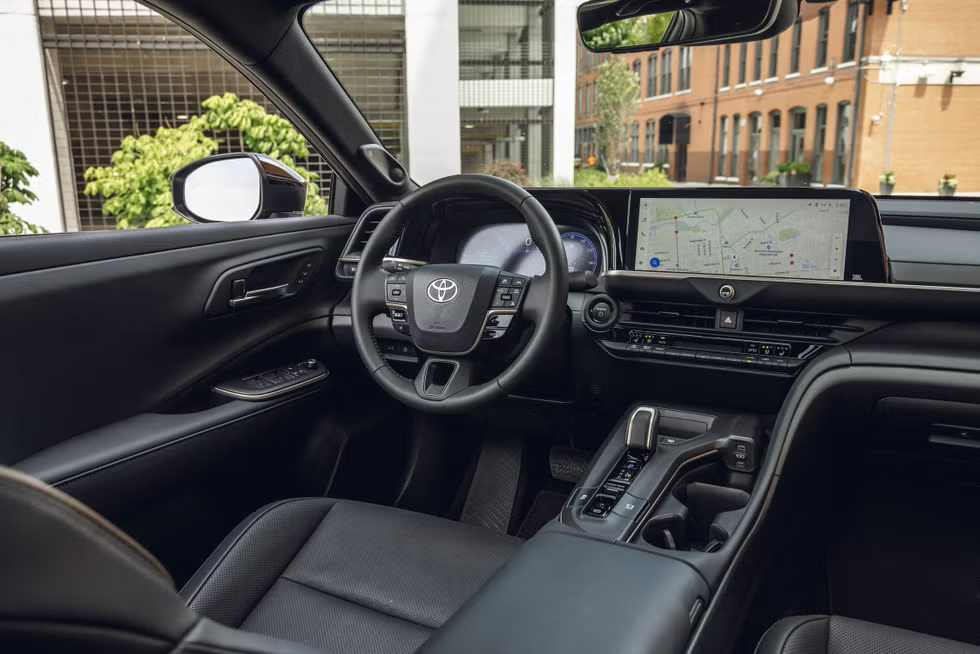 2023-toyota-crown-platinum-637-64c929610dd33