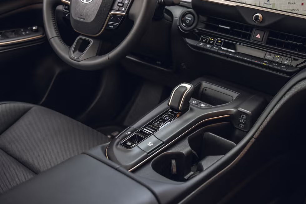 2023-toyota-crown-platinum-661-64c92960c48be